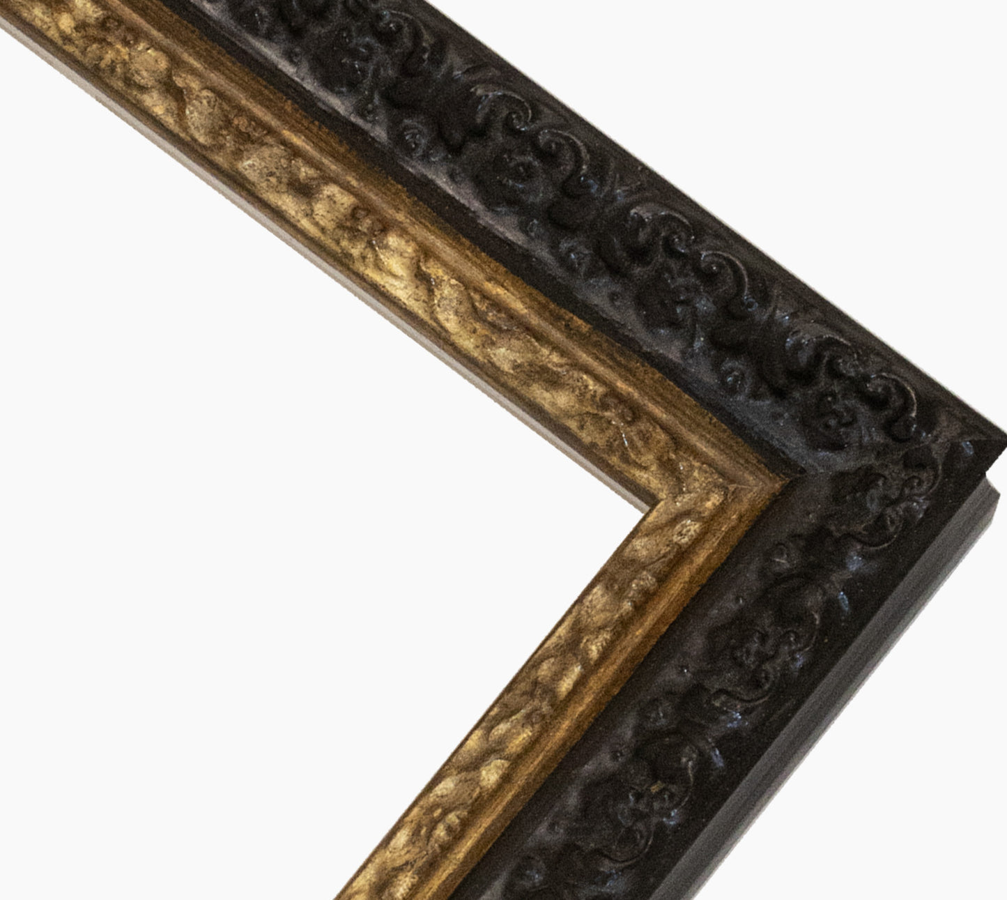 Marco de madera personalizado negro y dorado 495.601